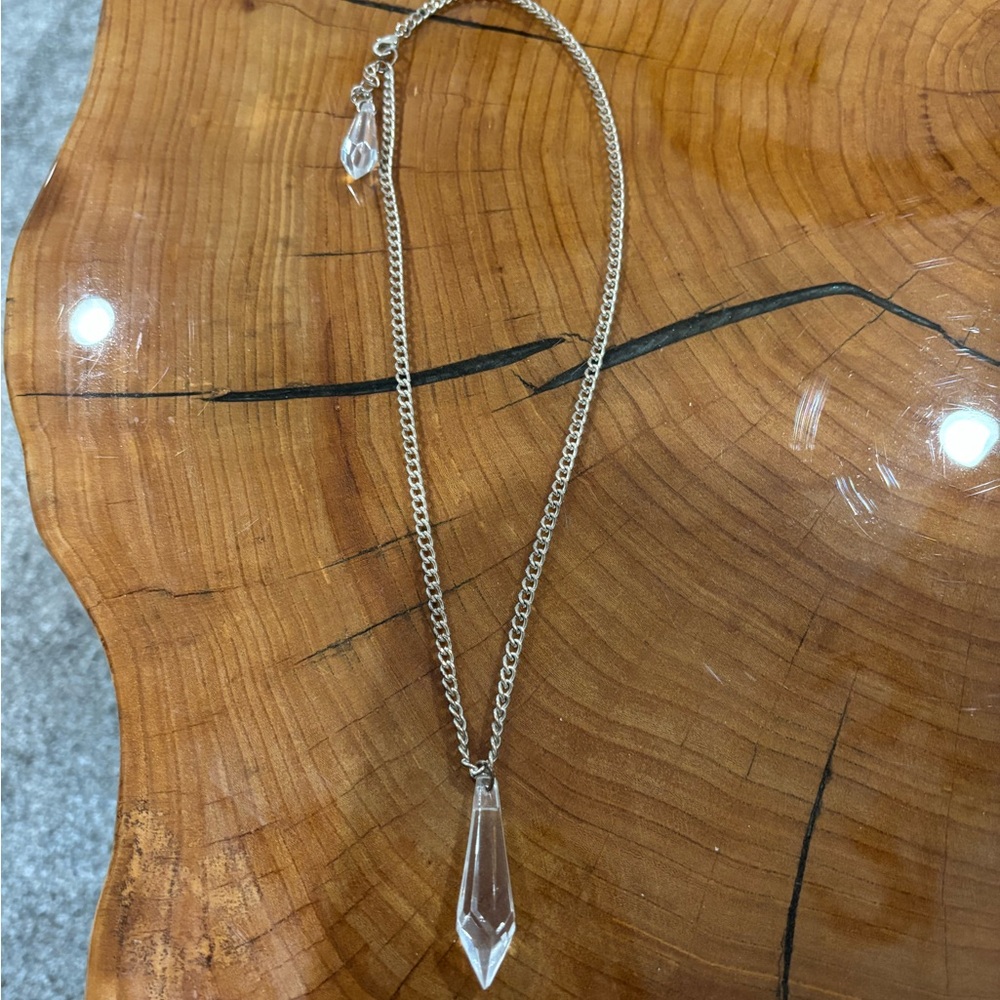Elegant Gold Necklace with Crystal Pendant
